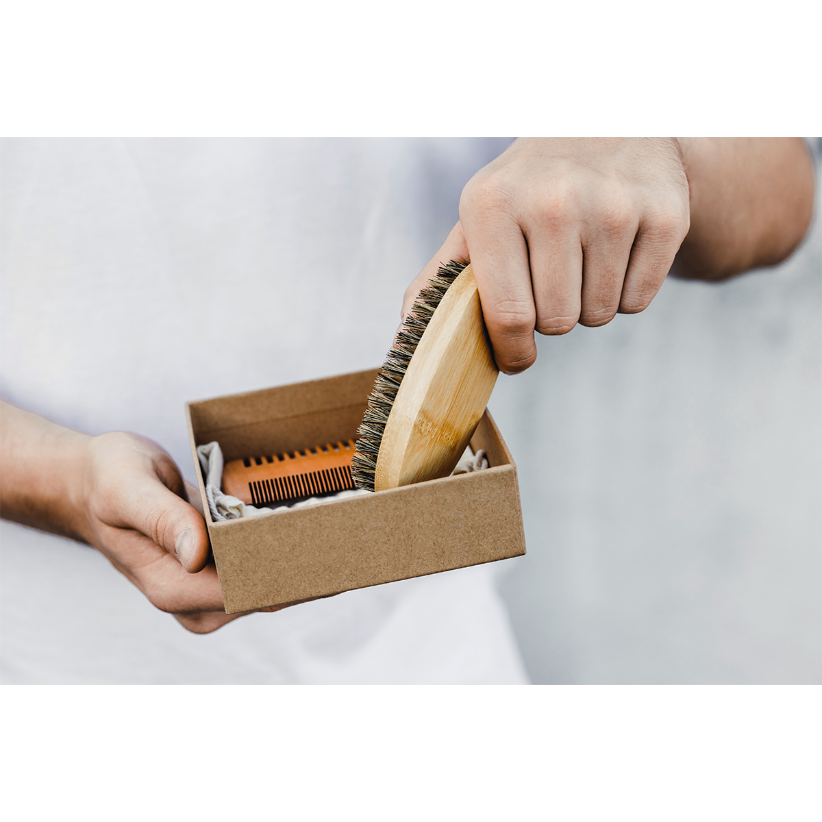 R07975.10 - Macho grooming kit, brown 