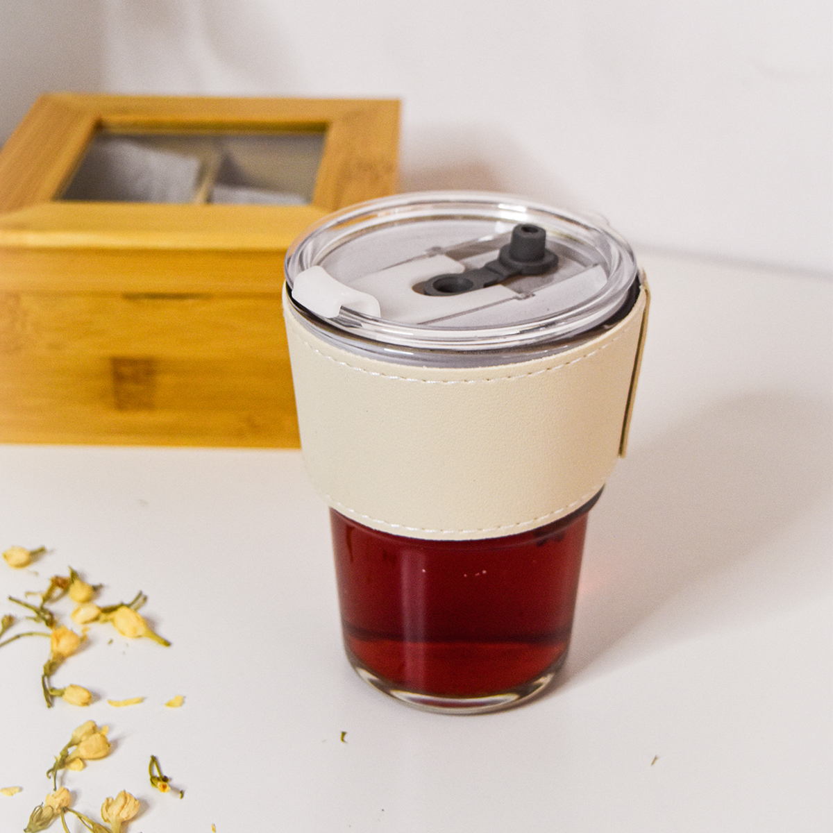 R08233.13 - 350 ml Vigo glass mug, beige/colorless 