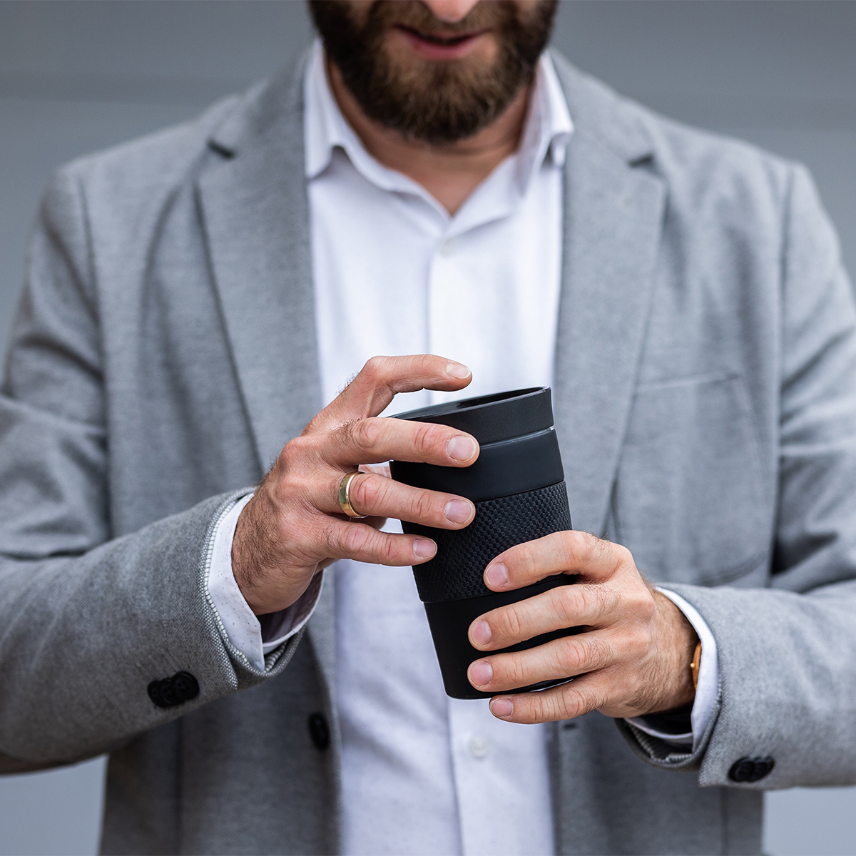 R08480.02 - 320 ml Husavik insulated mug, black 