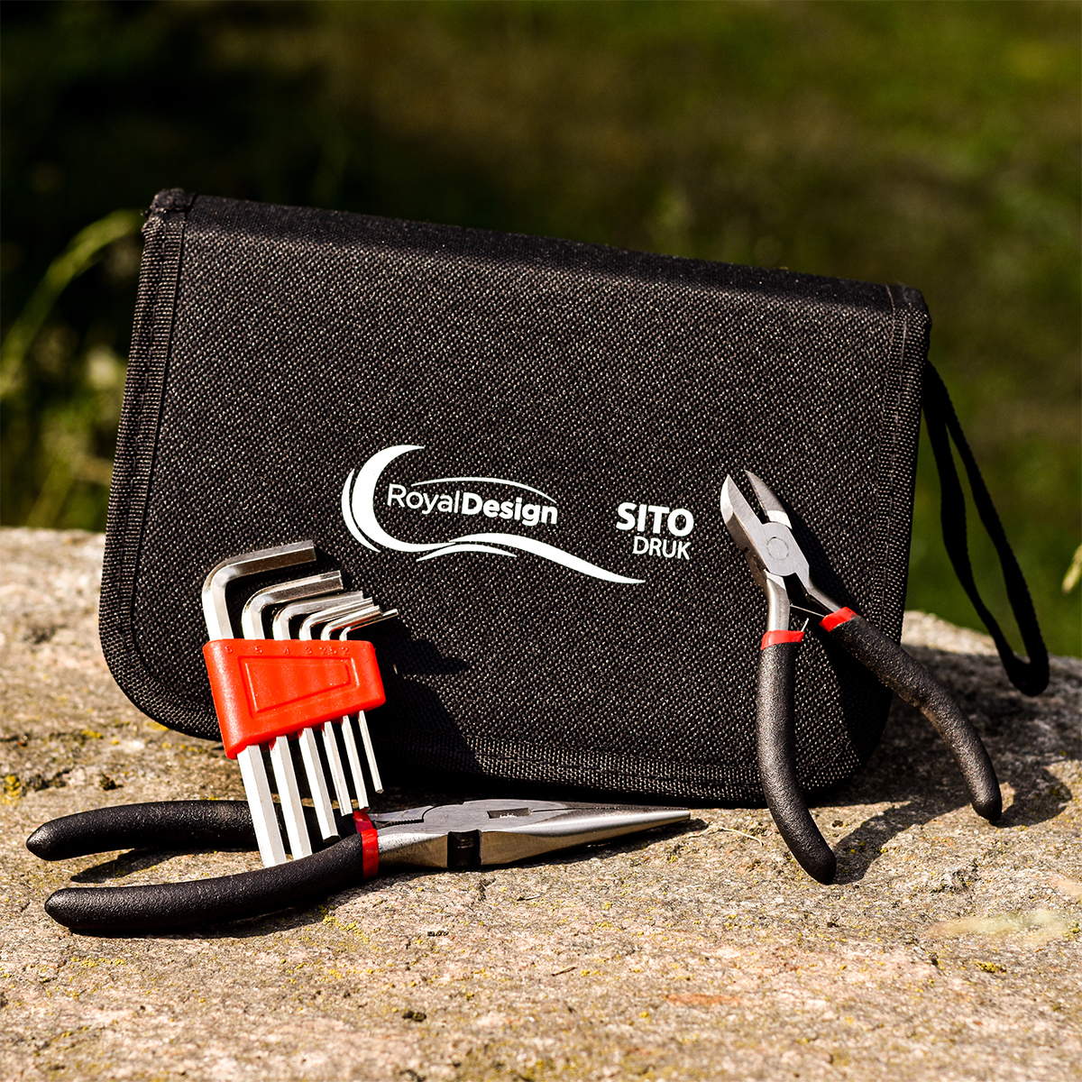 R17722 - Expand tool set, black/red 