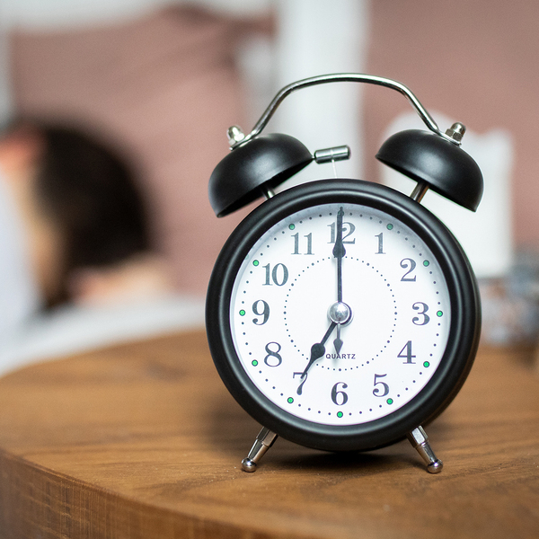 R22116.02 - Retro Alarm Clock, black 