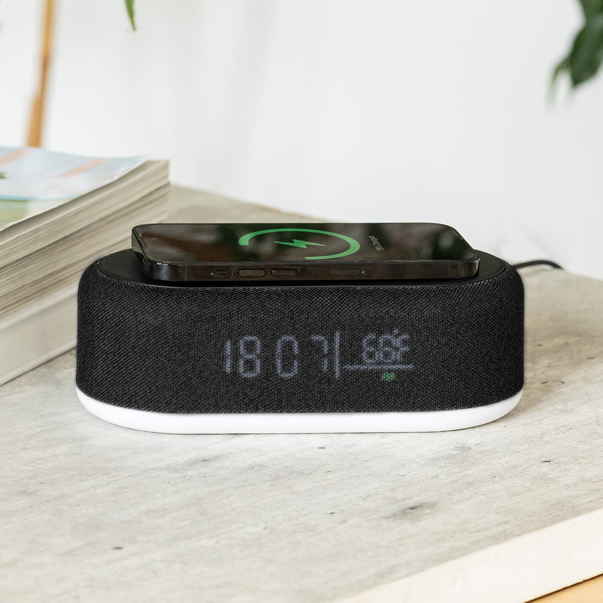 R22124.02 - Richi Wireless charger with a light, black 